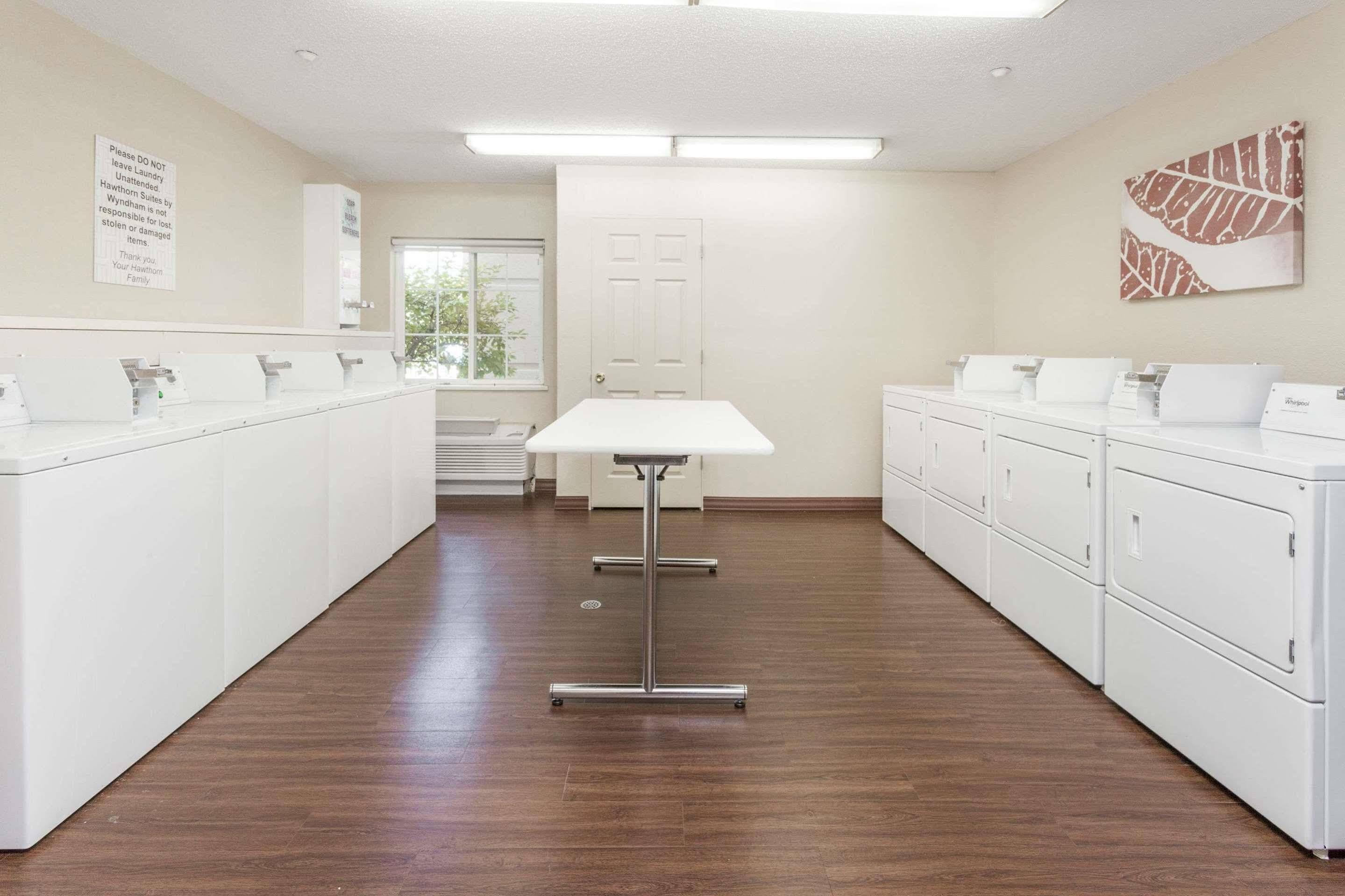 Mainstay Suites Detroit Auburn Hills Buitenkant foto