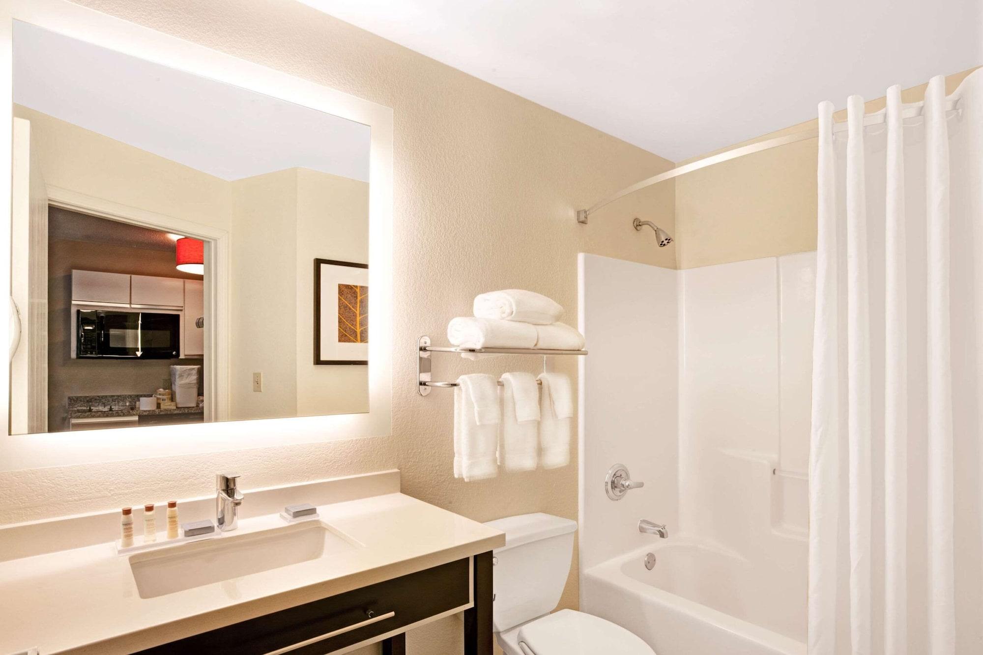 Mainstay Suites Detroit Auburn Hills Buitenkant foto