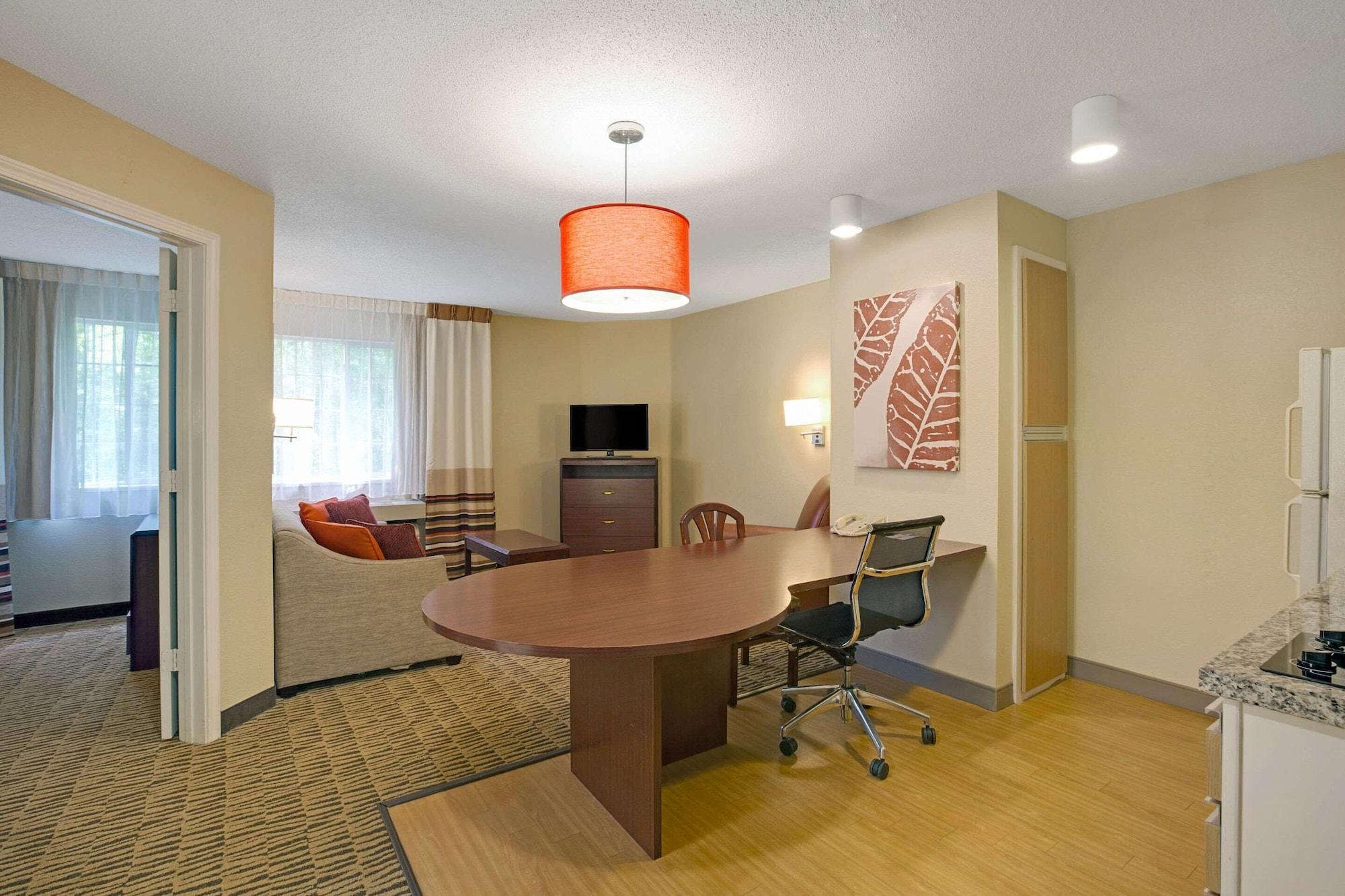 Mainstay Suites Detroit Auburn Hills Buitenkant foto