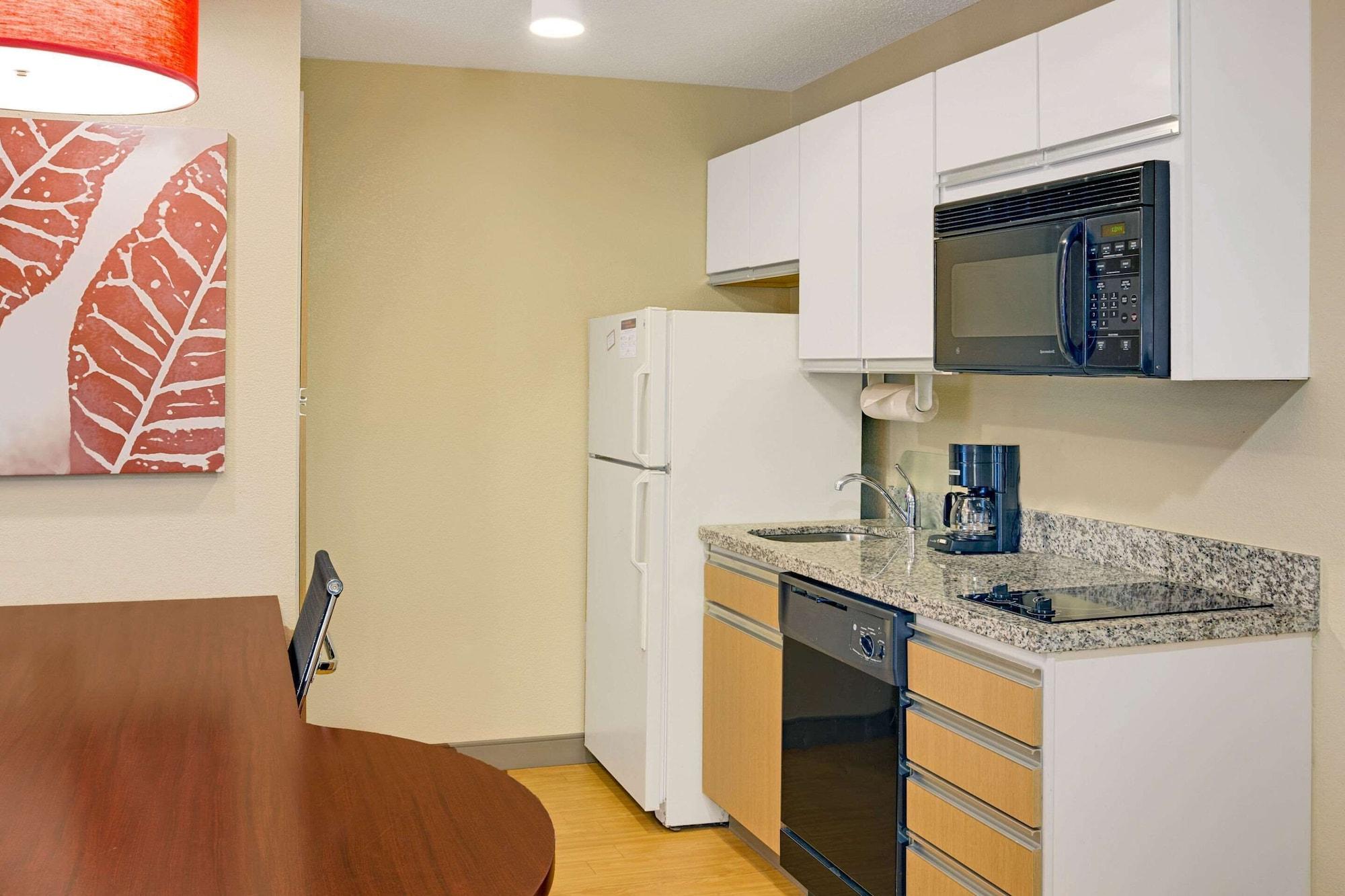 Mainstay Suites Detroit Auburn Hills Buitenkant foto