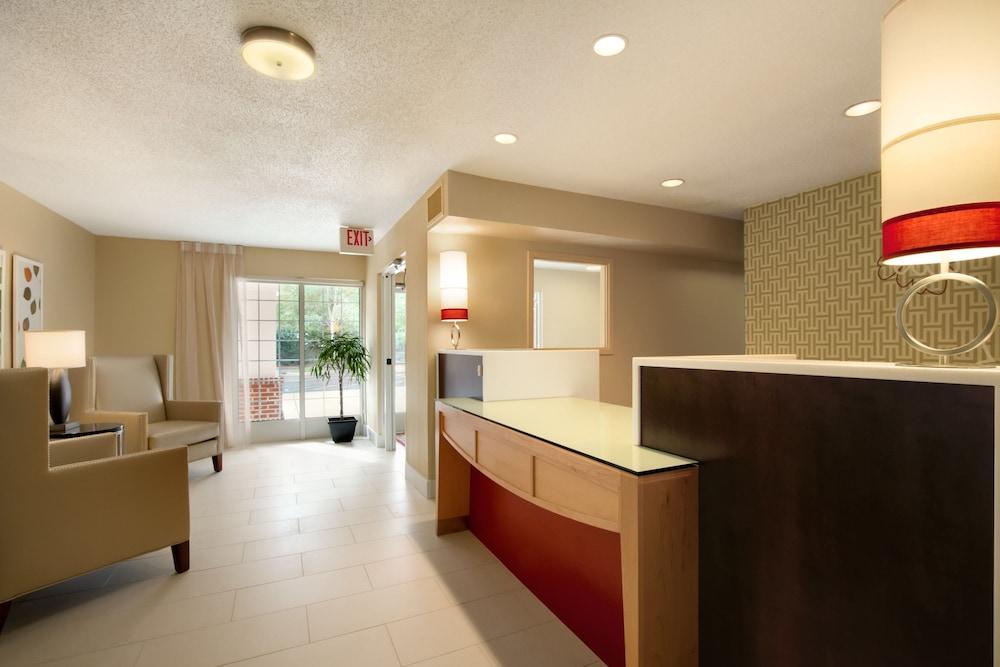 Mainstay Suites Detroit Auburn Hills Buitenkant foto