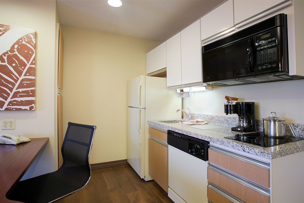 Mainstay Suites Detroit Auburn Hills Buitenkant foto