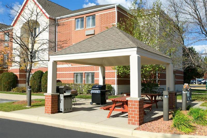 Mainstay Suites Detroit Auburn Hills Buitenkant foto