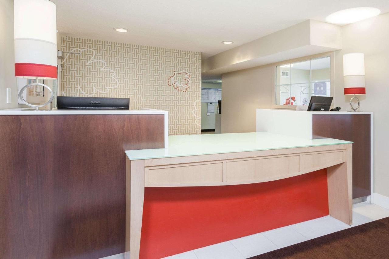 Mainstay Suites Detroit Auburn Hills Buitenkant foto
